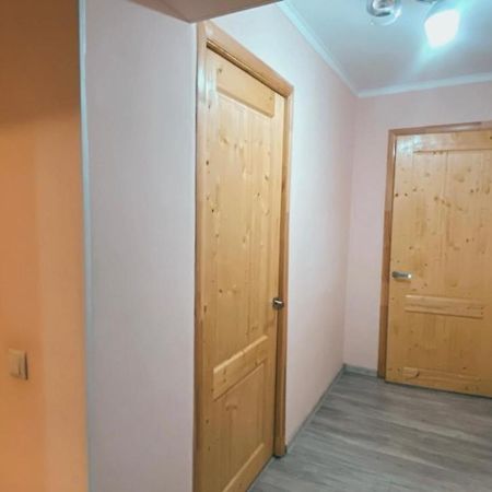 알마티 2 Комн Квартира На Новой Площади 아파트 외부 사진