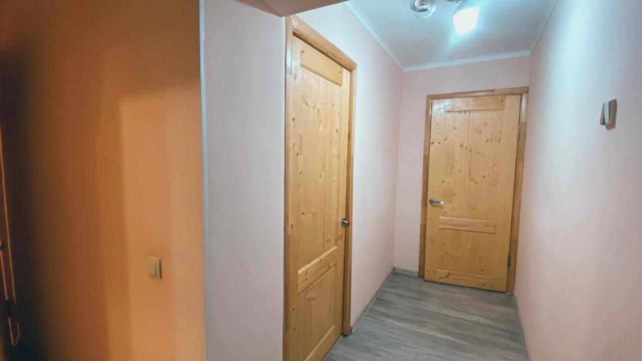 알마티 2 Комн Квартира На Новой Площади 아파트 외부 사진